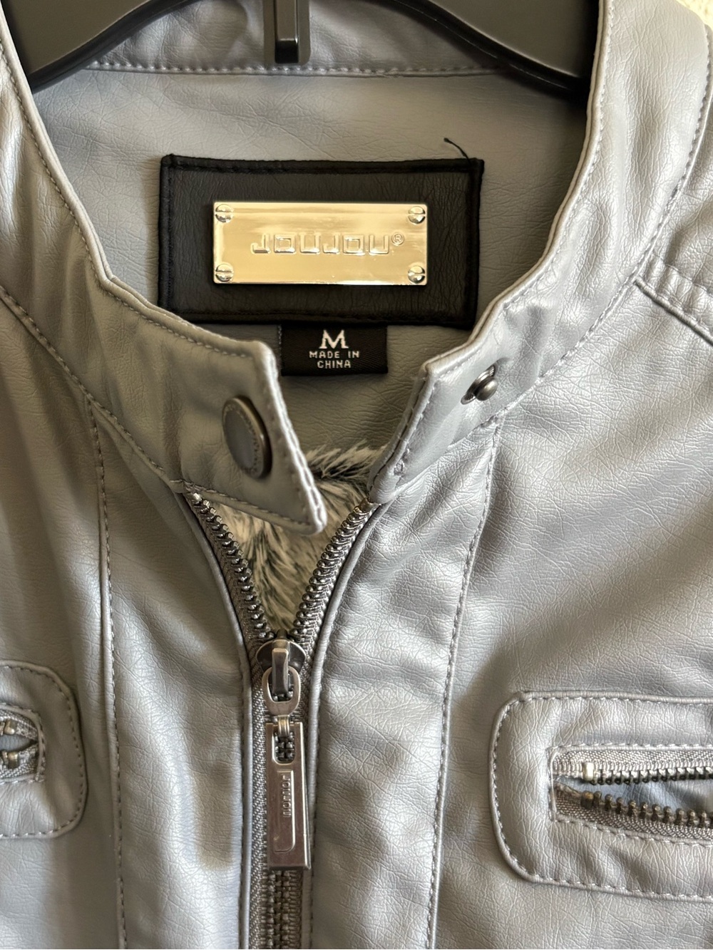 JouJou Women’s Gray Faux Leather Moto Jacket with Plush Lining, Sz M - Picture 3 of 11